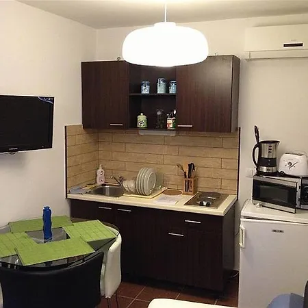 Apartment- 6 Apartman *