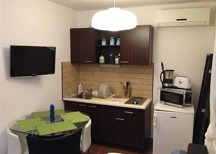 Apartment- 6 아파트 *